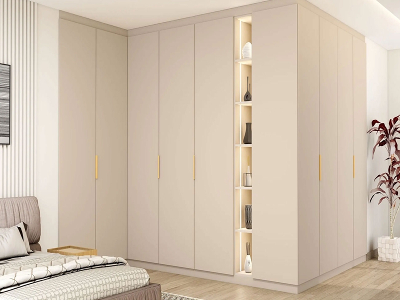 خزانة ملابس ذات شعبية بسيطة باللون الكريمي باللون الأبيض مع تصميمات إضاءة من الخشب الصلب المطلي باللون الأبيض